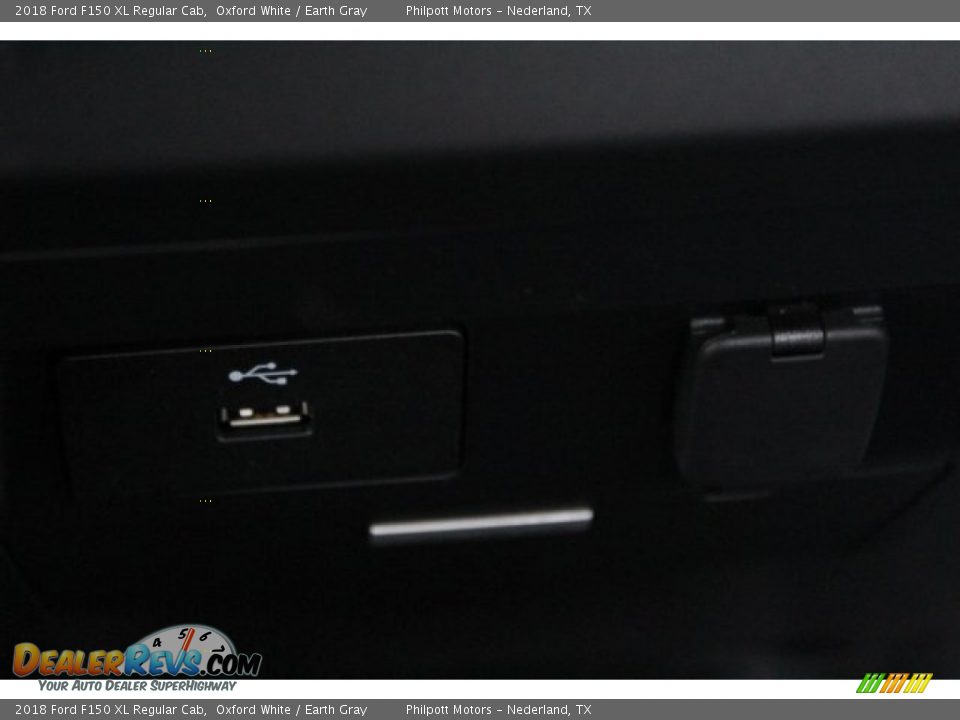 2018 Ford F150 XL Regular Cab Oxford White / Earth Gray Photo #17