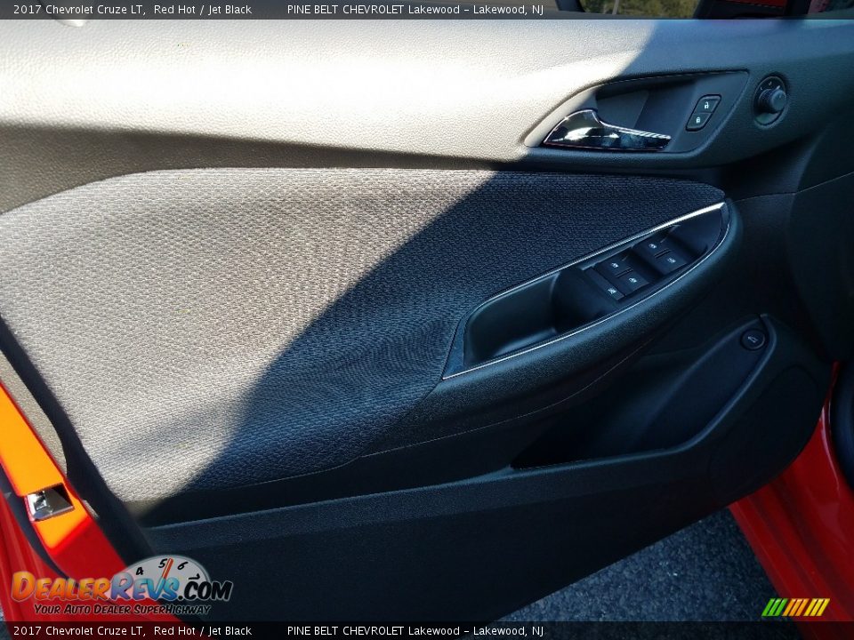 2017 Chevrolet Cruze LT Red Hot / Jet Black Photo #8