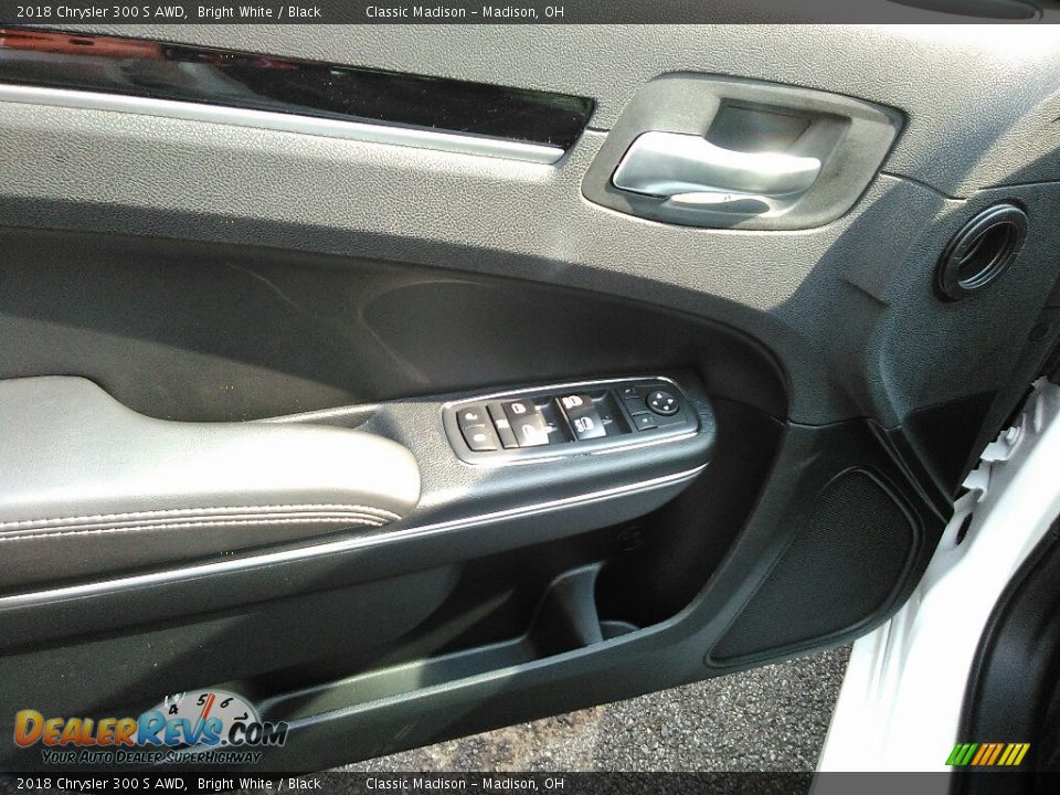 2018 Chrysler 300 S AWD Bright White / Black Photo #3