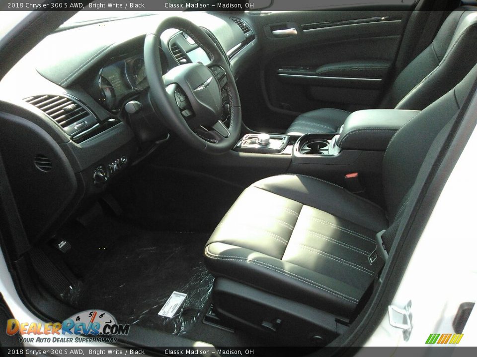 2018 Chrysler 300 S AWD Bright White / Black Photo #4