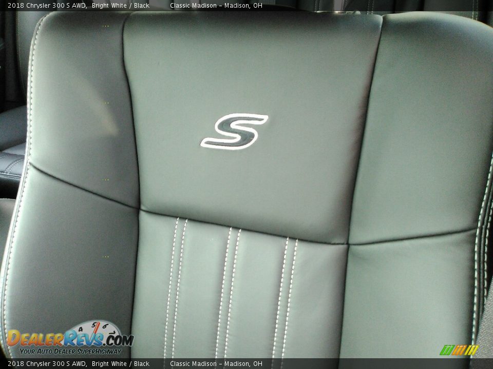 2018 Chrysler 300 S AWD Bright White / Black Photo #5