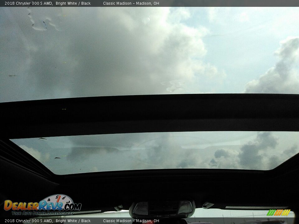 2018 Chrysler 300 S AWD Bright White / Black Photo #11