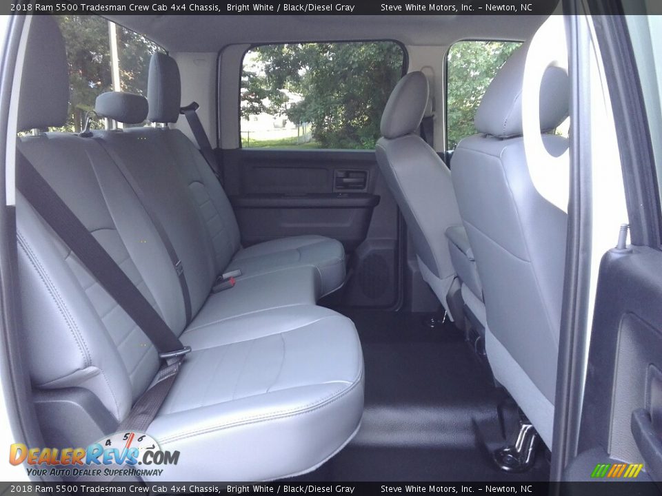 Rear Seat of 2018 Ram 5500 Tradesman Crew Cab 4x4 Chassis Photo #23