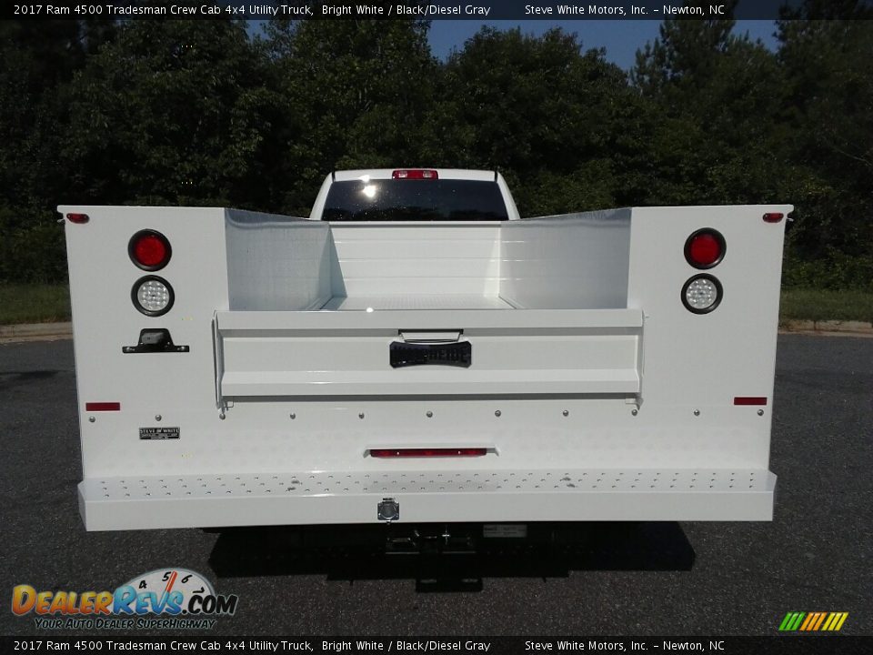 2017 Ram 4500 Tradesman Crew Cab 4x4 Utility Truck Bright White / Black/Diesel Gray Photo #10