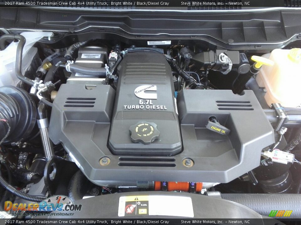 2017 Ram 4500 Tradesman Crew Cab 4x4 Utility Truck Bright White / Black/Diesel Gray Photo #13