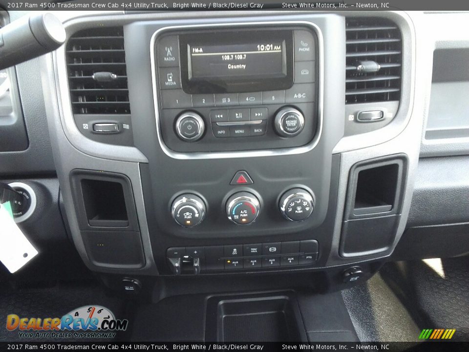 2017 Ram 4500 Tradesman Crew Cab 4x4 Utility Truck Bright White / Black/Diesel Gray Photo #20