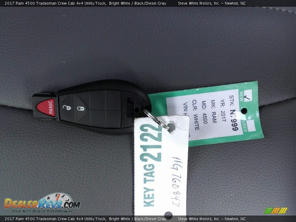 2017 Ram 4500 Tradesman Crew Cab 4x4 Utility Truck Bright White / Black/Diesel Gray Photo #32