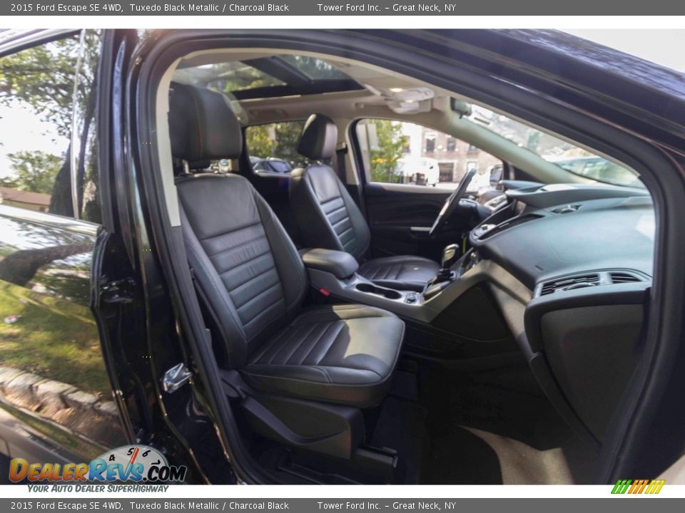 2015 Ford Escape SE 4WD Tuxedo Black Metallic / Charcoal Black Photo #26