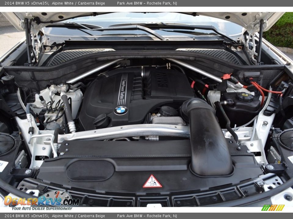 2014 BMW X5 xDrive35i Alpine White / Canberra Beige Photo #31