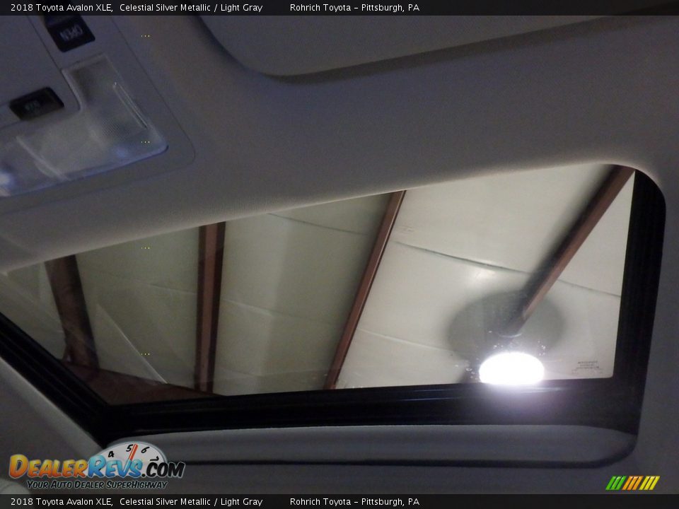 2018 Toyota Avalon XLE Celestial Silver Metallic / Light Gray Photo #11