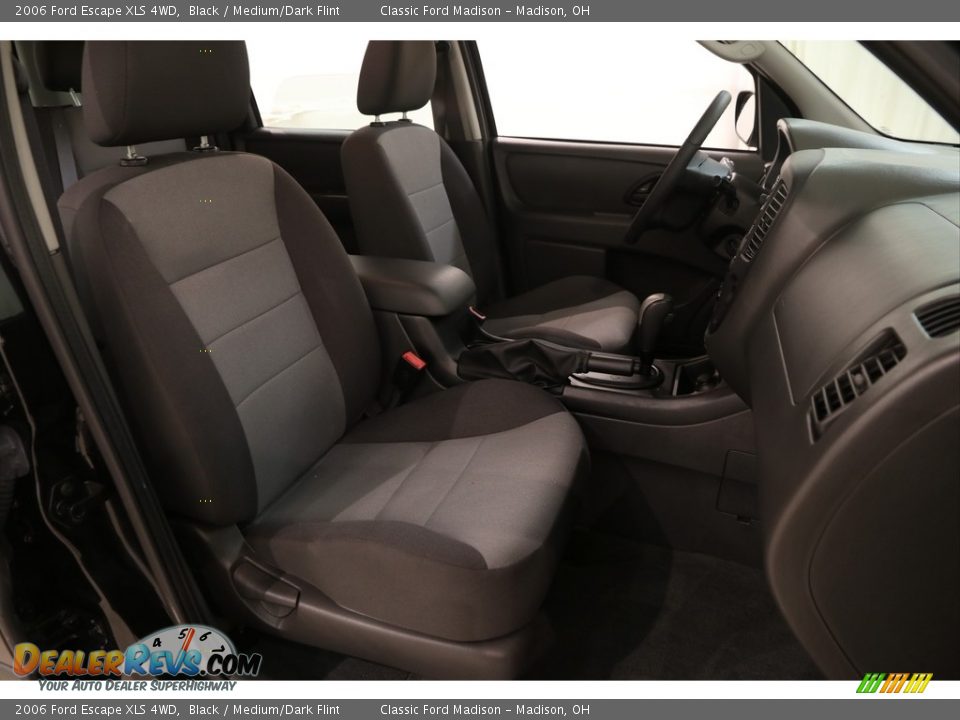 2006 Ford Escape XLS 4WD Black / Medium/Dark Flint Photo #11