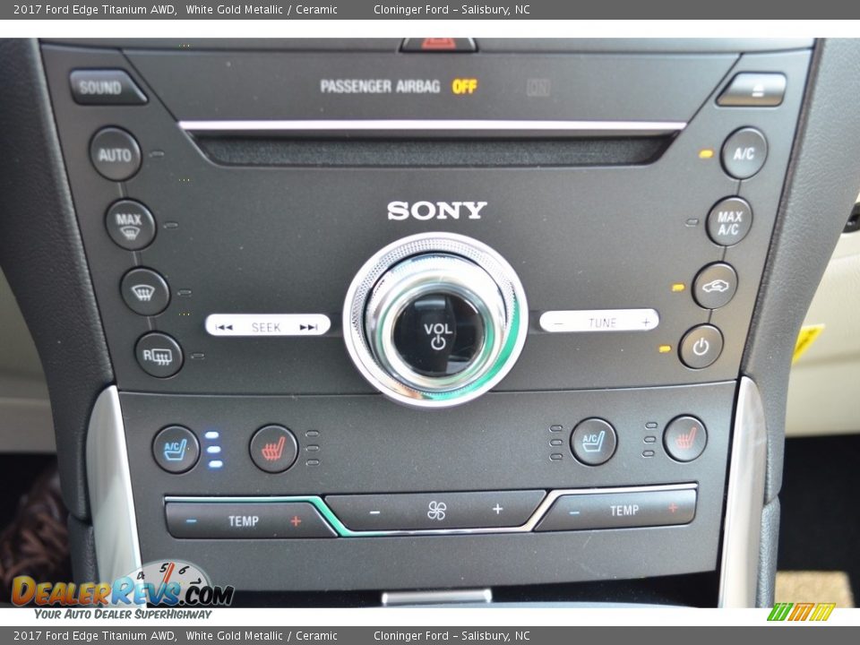 2017 Ford Edge Titanium AWD White Gold Metallic / Ceramic Photo #17
