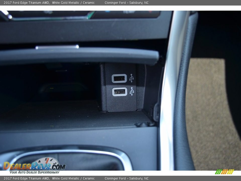 2017 Ford Edge Titanium AWD White Gold Metallic / Ceramic Photo #18