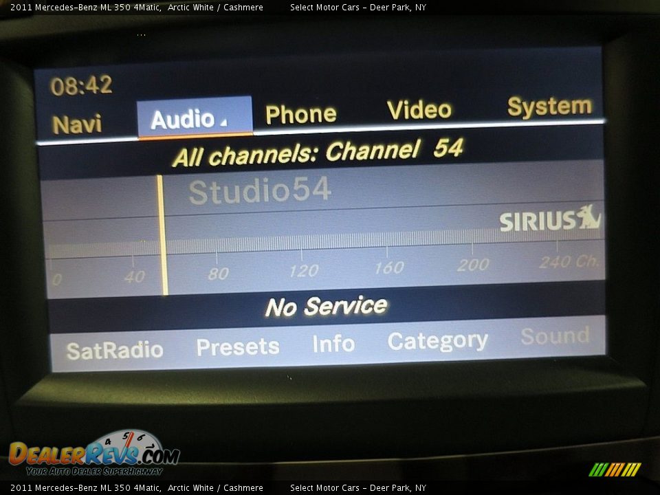 2011 Mercedes-Benz ML 350 4Matic Arctic White / Cashmere Photo #21