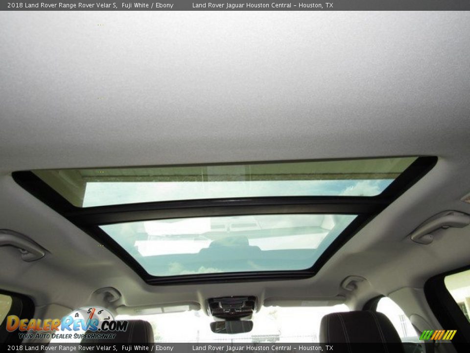 Sunroof of 2018 Land Rover Range Rover Velar S Photo #17