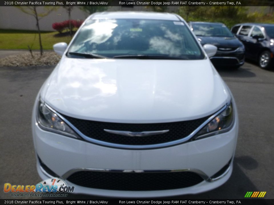2018 Chrysler Pacifica Touring Plus Bright White / Black/Alloy Photo #8