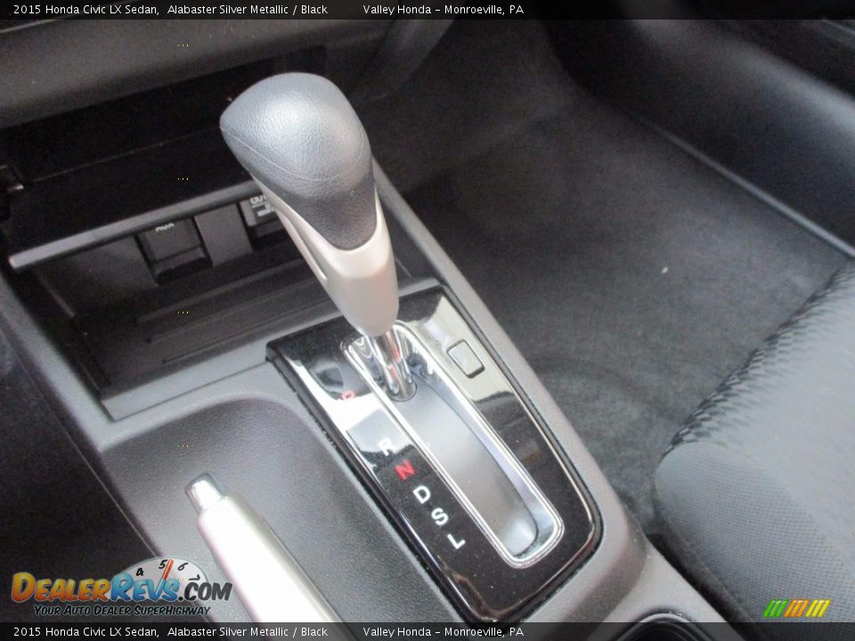 2015 Honda Civic LX Sedan Alabaster Silver Metallic / Black Photo #14