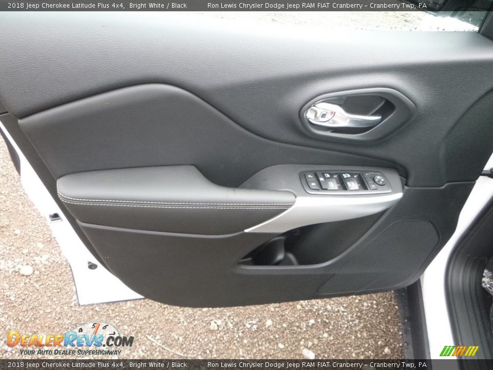 2018 Jeep Cherokee Latitude Plus 4x4 Bright White / Black Photo #13