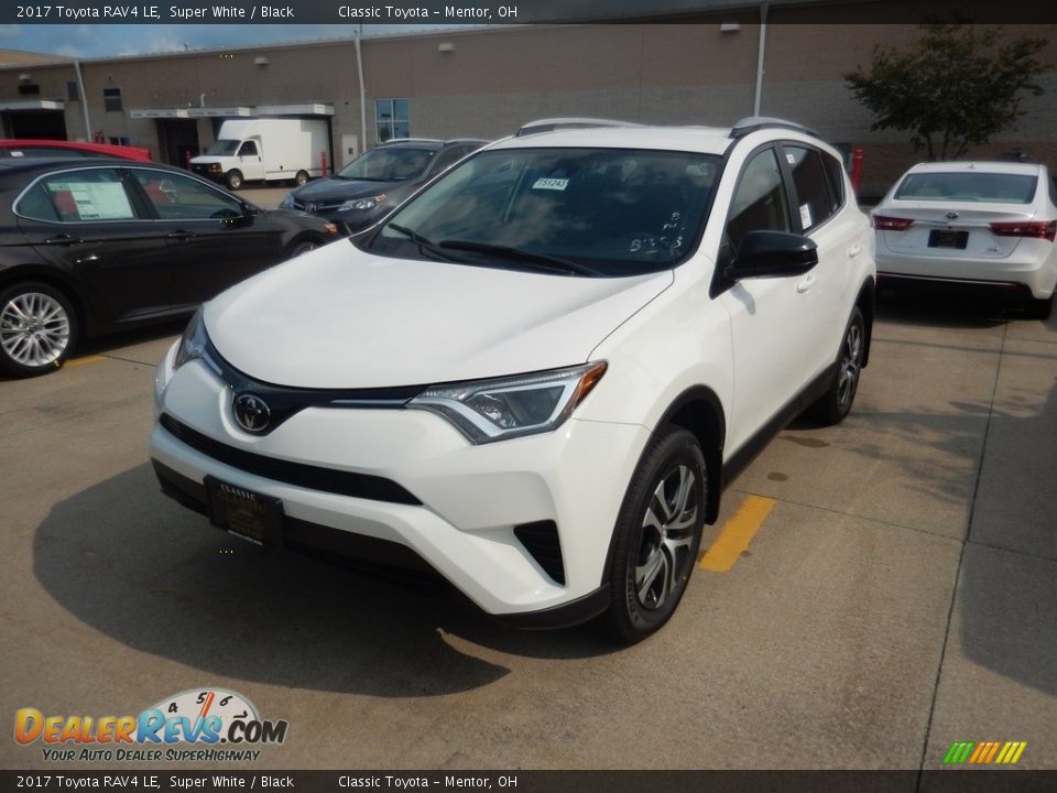 2017 Toyota RAV4 LE Super White / Black Photo #1
