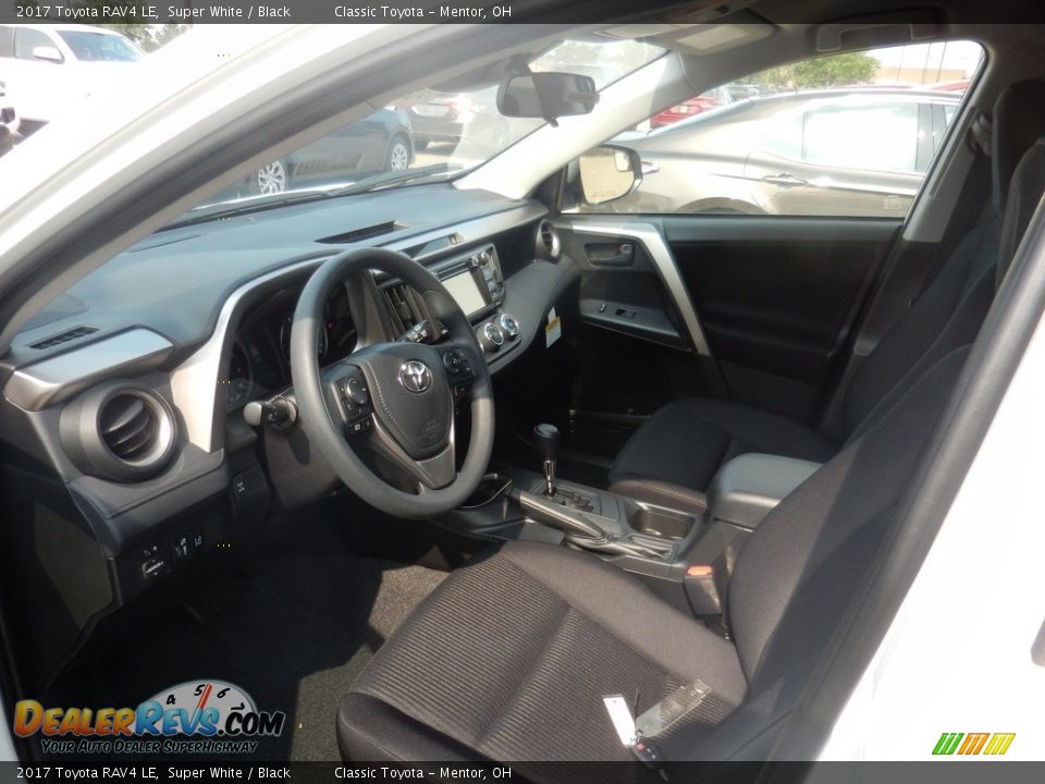 2017 Toyota RAV4 LE Super White / Black Photo #3