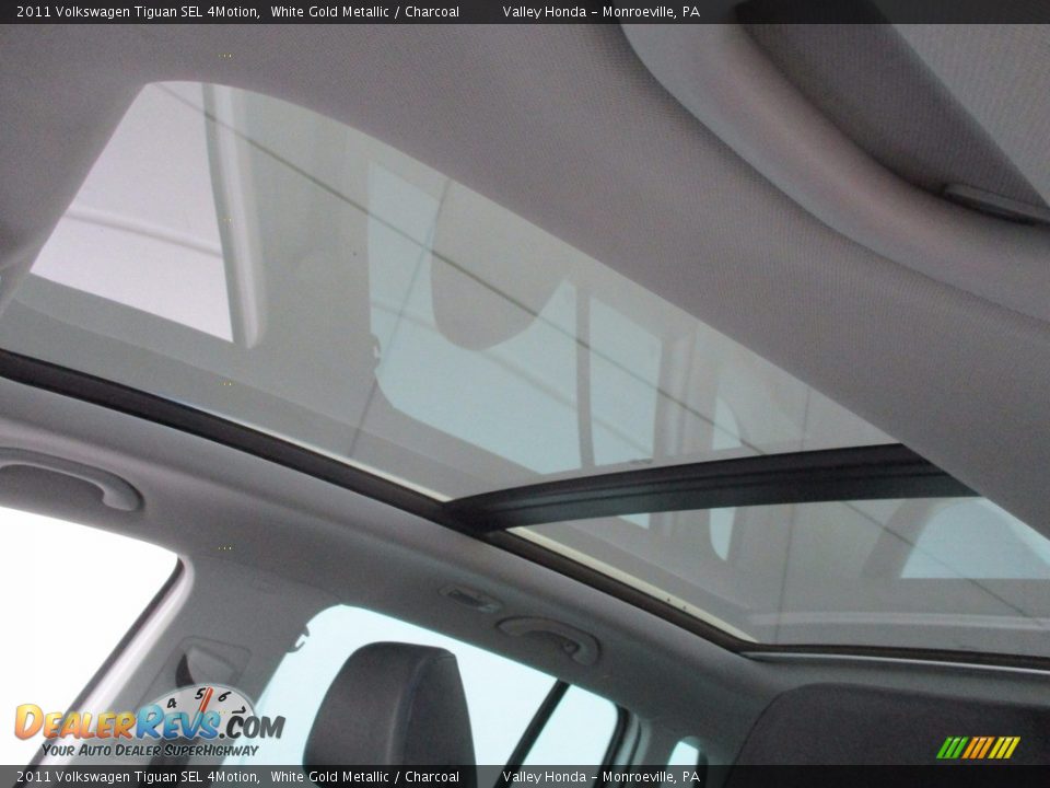 2011 Volkswagen Tiguan SEL 4Motion White Gold Metallic / Charcoal Photo #12