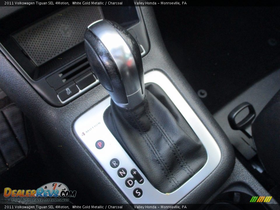2011 Volkswagen Tiguan SEL 4Motion White Gold Metallic / Charcoal Photo #16