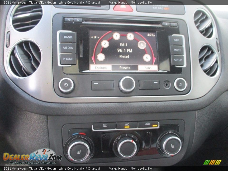 2011 Volkswagen Tiguan SEL 4Motion White Gold Metallic / Charcoal Photo #17