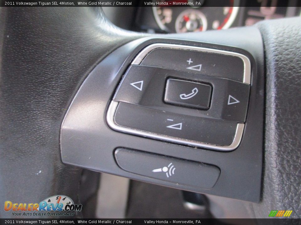 2011 Volkswagen Tiguan SEL 4Motion White Gold Metallic / Charcoal Photo #18