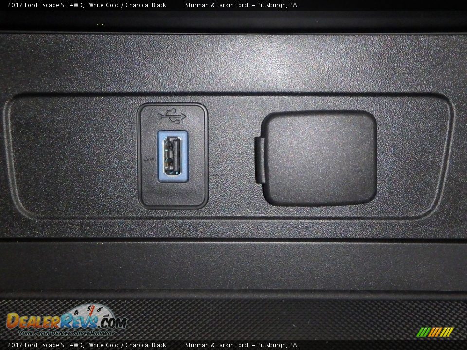 2017 Ford Escape SE 4WD White Gold / Charcoal Black Photo #14