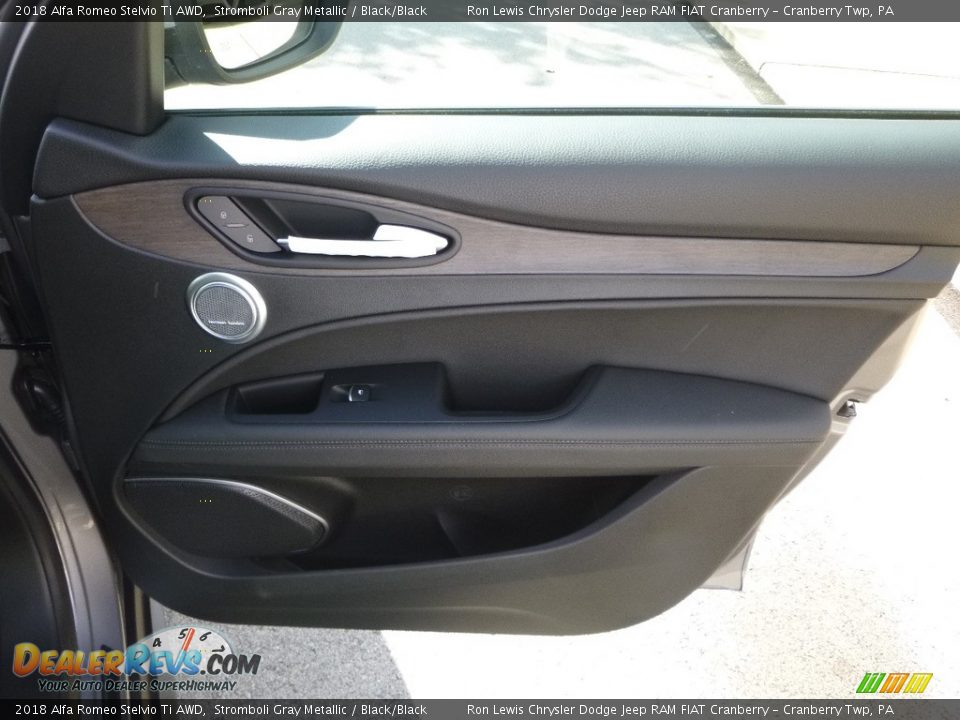 2018 Alfa Romeo Stelvio Ti AWD Stromboli Gray Metallic / Black/Black Photo #14