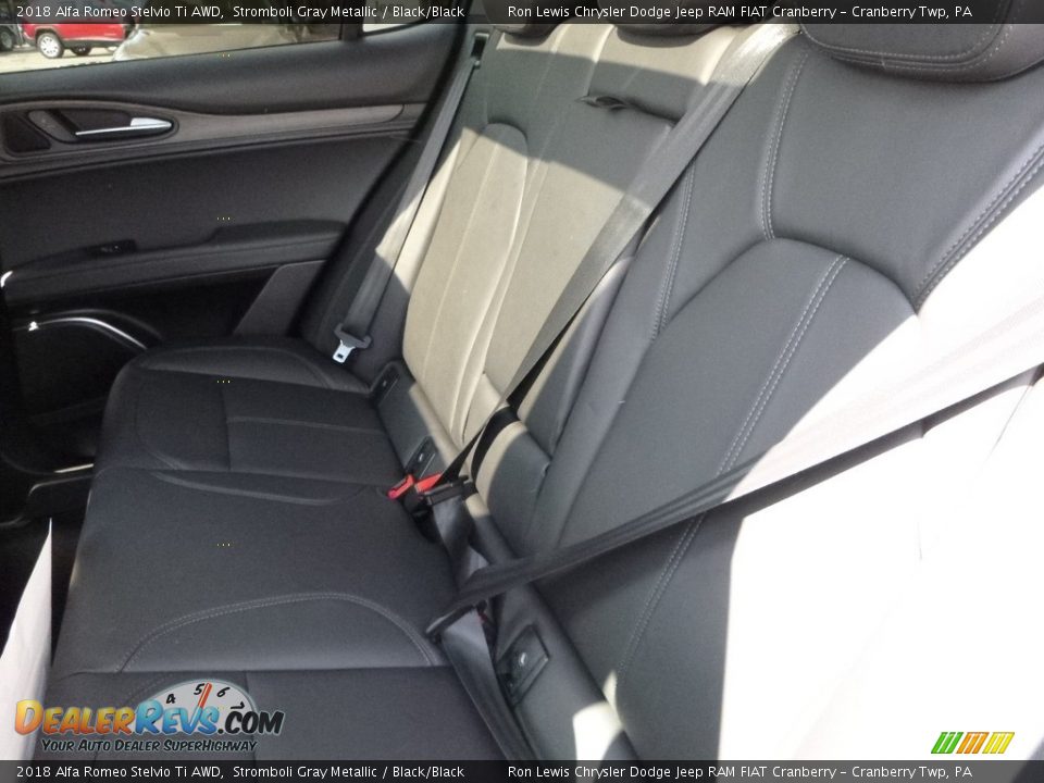 2018 Alfa Romeo Stelvio Ti AWD Stromboli Gray Metallic / Black/Black Photo #17