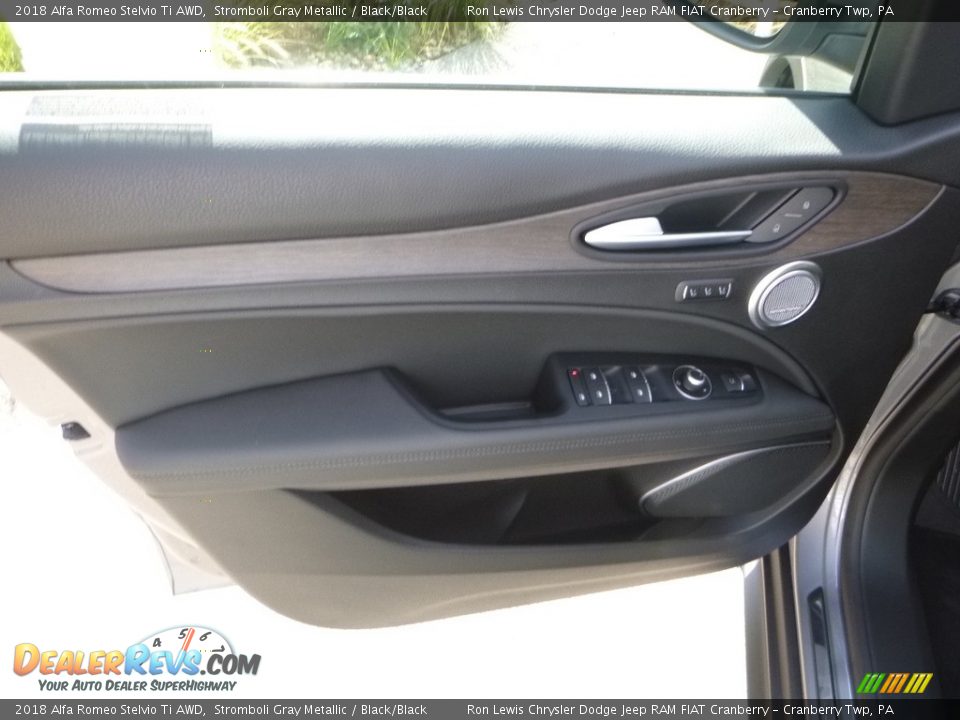 2018 Alfa Romeo Stelvio Ti AWD Stromboli Gray Metallic / Black/Black Photo #20
