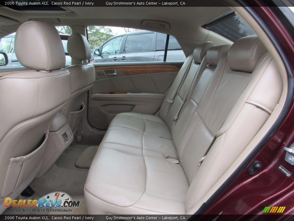2006 Toyota Avalon XLS Cassis Red Pearl / Ivory Photo #10