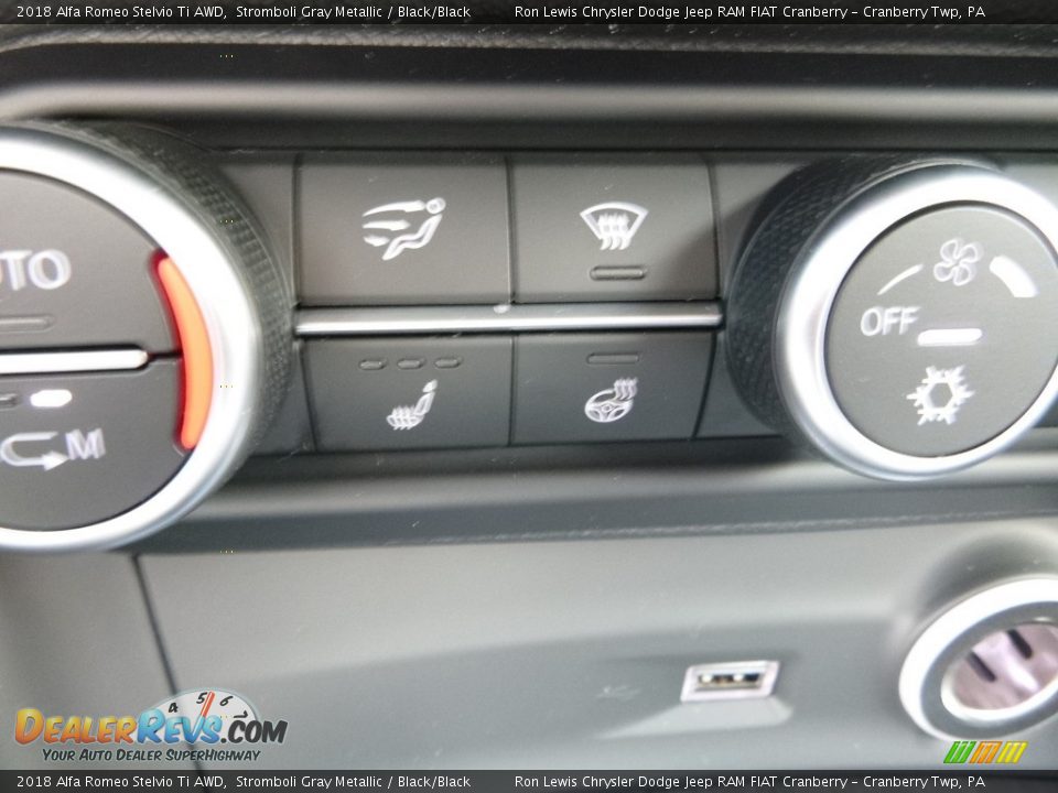 2018 Alfa Romeo Stelvio Ti AWD Stromboli Gray Metallic / Black/Black Photo #26