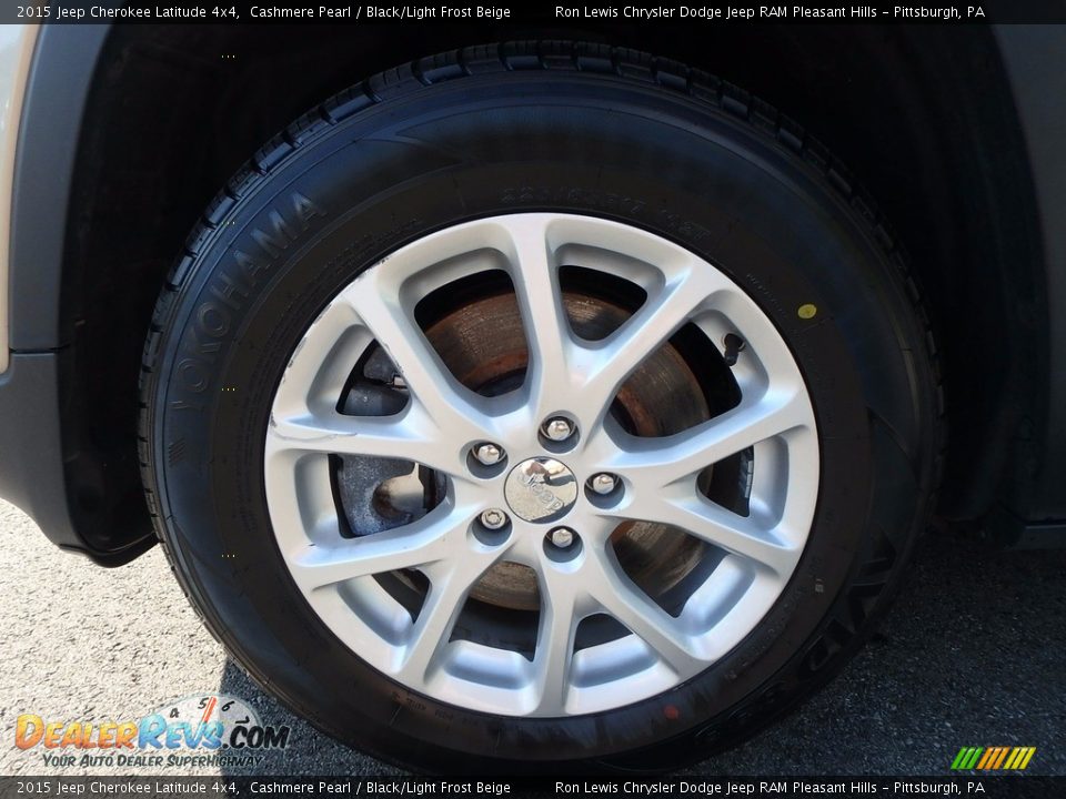 2015 Jeep Cherokee Latitude 4x4 Cashmere Pearl / Black/Light Frost Beige Photo #10
