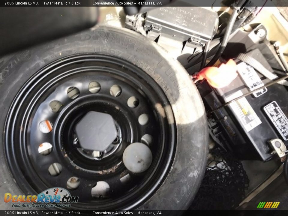 2006 Lincoln LS V8 Pewter Metallic / Black Photo #25