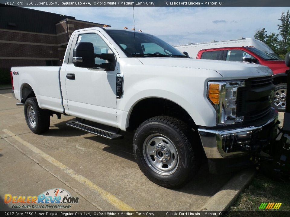 2017 Ford F350 Super Duty XL Regular Cab 4x4 Oxford White / Medium Earth Gray Photo #3