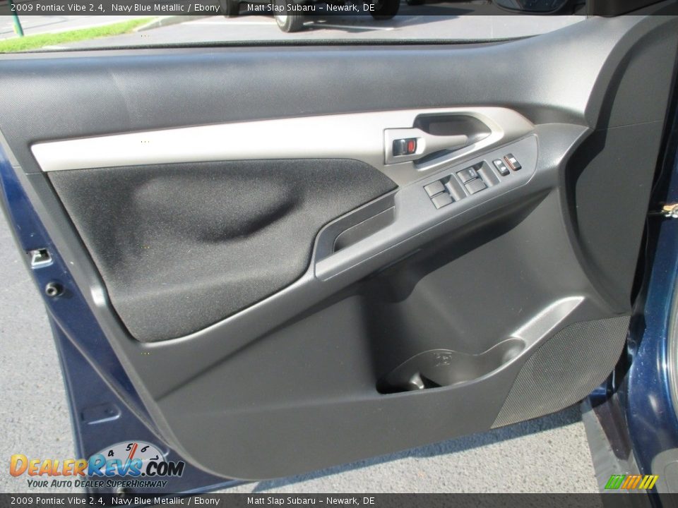 2009 Pontiac Vibe 2.4 Navy Blue Metallic / Ebony Photo #13