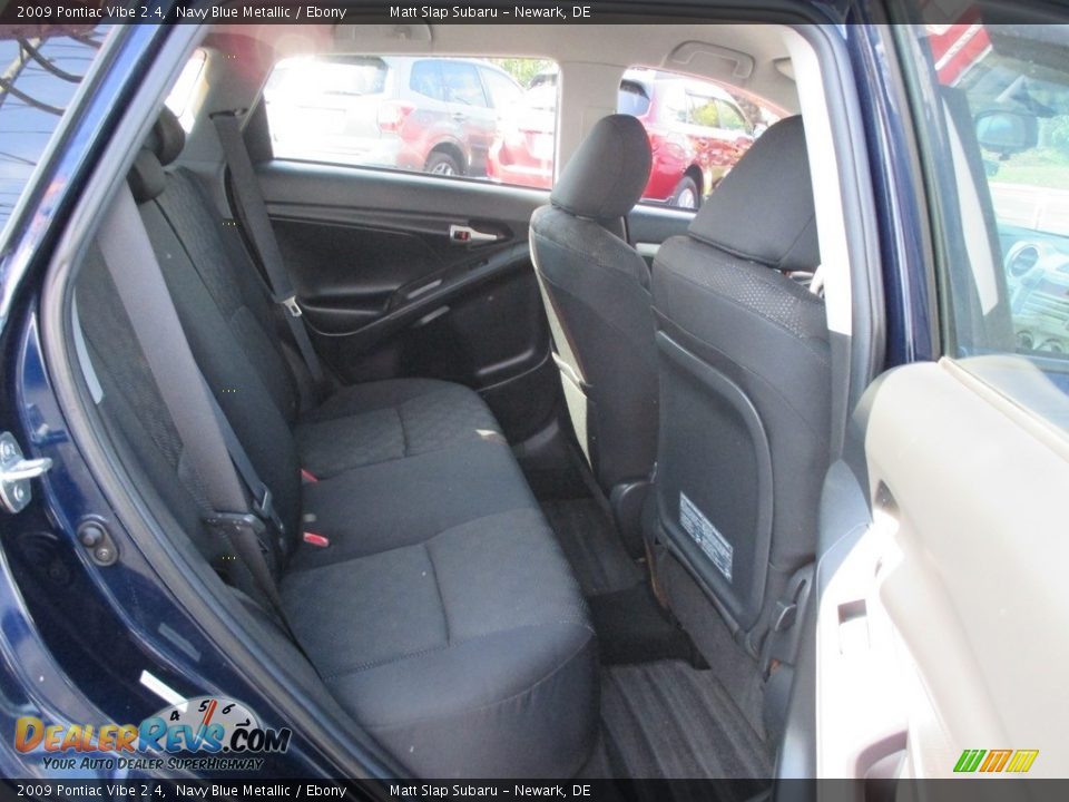 2009 Pontiac Vibe 2.4 Navy Blue Metallic / Ebony Photo #18