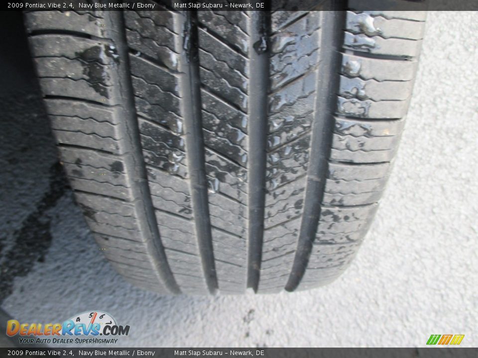 2009 Pontiac Vibe 2.4 Navy Blue Metallic / Ebony Photo #22