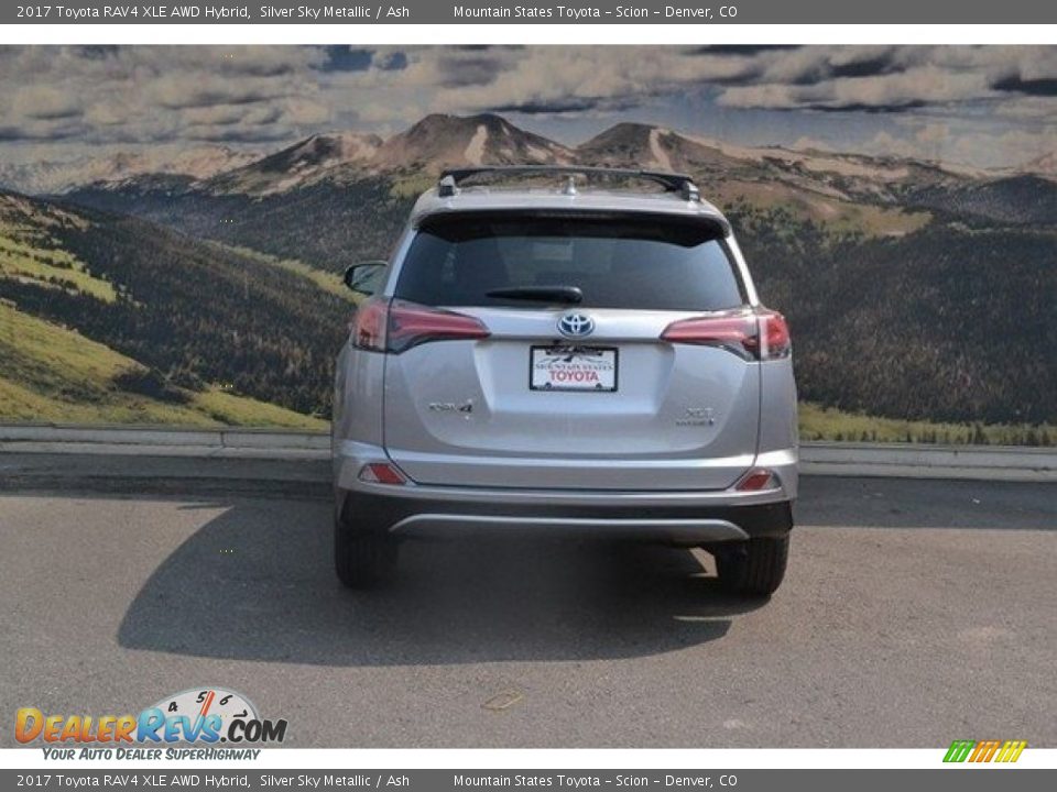 2017 Toyota RAV4 XLE AWD Hybrid Silver Sky Metallic / Ash Photo #4