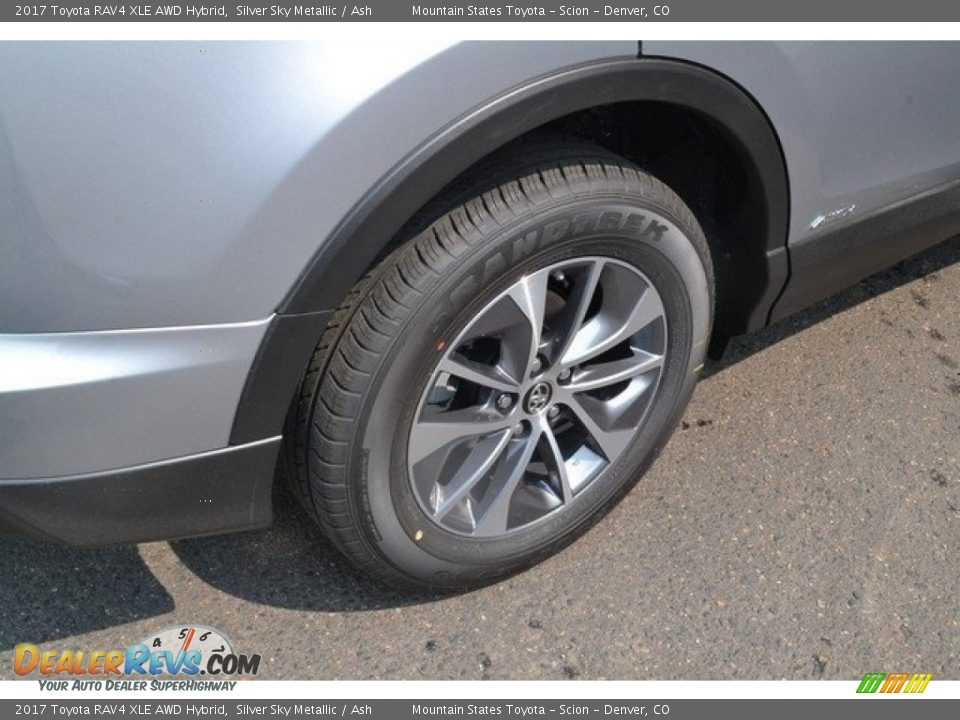 2017 Toyota RAV4 XLE AWD Hybrid Silver Sky Metallic / Ash Photo #9