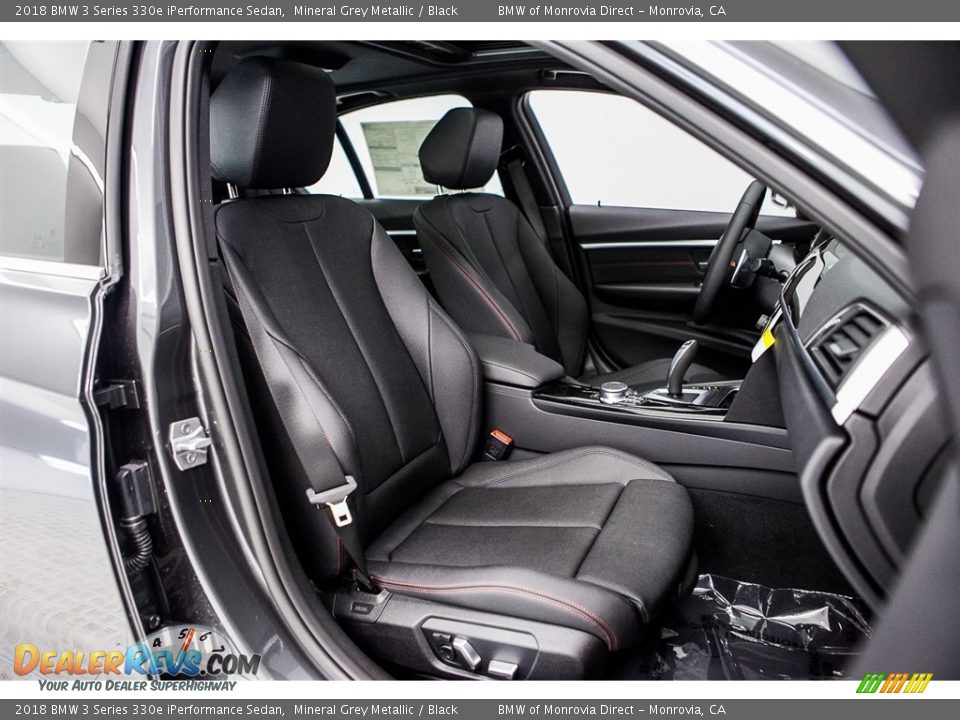 Black Interior - 2018 BMW 3 Series 330e iPerformance Sedan Photo #2