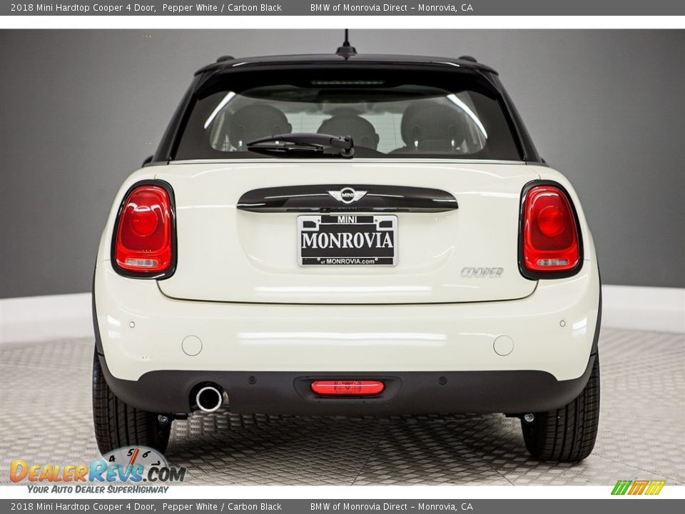 2018 Mini Hardtop Cooper 4 Door Pepper White / Carbon Black Photo #4