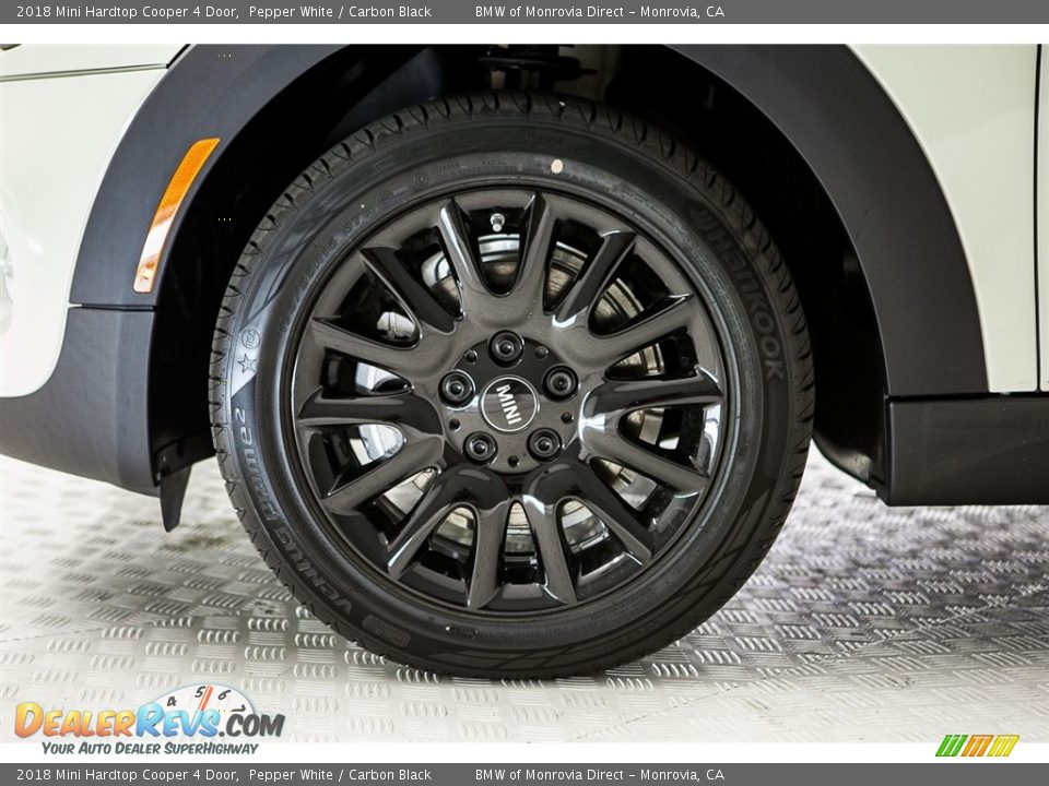 2018 Mini Hardtop Cooper 4 Door Pepper White / Carbon Black Photo #9