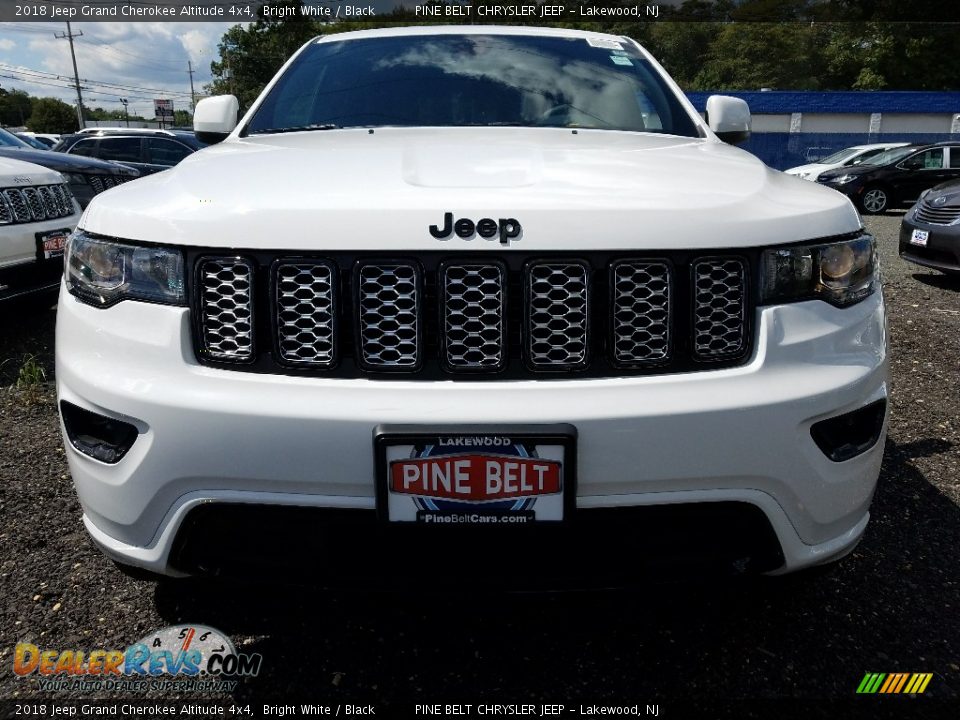 2018 Jeep Grand Cherokee Altitude 4x4 Bright White / Black Photo #2