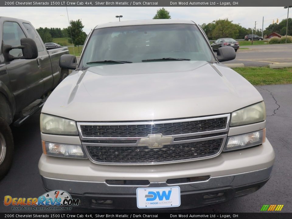 2006 Chevrolet Silverado 1500 LT Crew Cab 4x4 Silver Birch Metallic / Dark Charcoal Photo #2