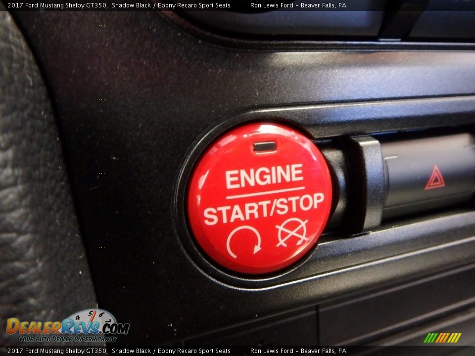 Controls of 2017 Ford Mustang Shelby GT350 Photo #18