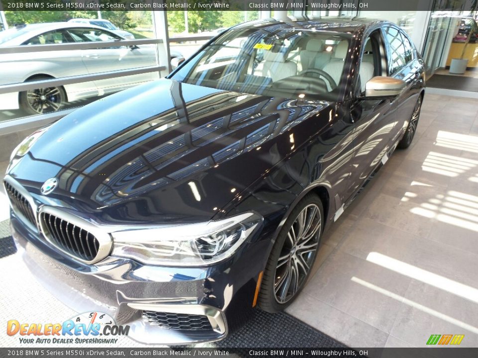 2018 BMW 5 Series M550i xDrive Sedan Carbon Black Metallic / Ivory White Photo #3