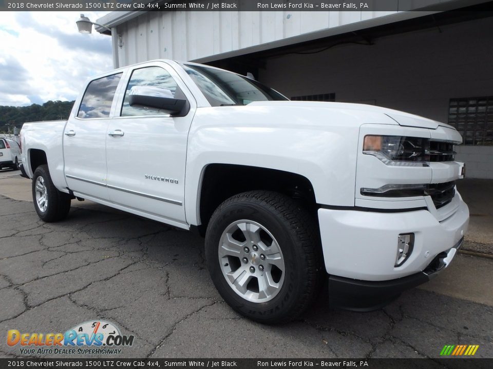 Front 3/4 View of 2018 Chevrolet Silverado 1500 LTZ Crew Cab 4x4 Photo #8